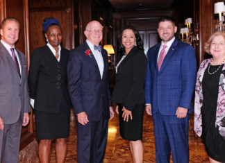 UMSL honors distinguished alumni at Founders Dinner