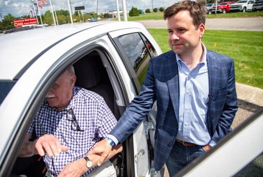 Detroit millionaire pioneers Twitter charity