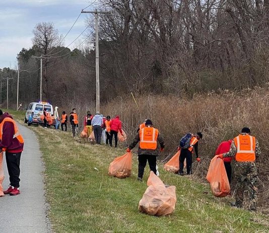 Kappa Kleans push targets trash in city