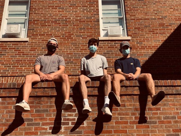 Students urge community to wear masks