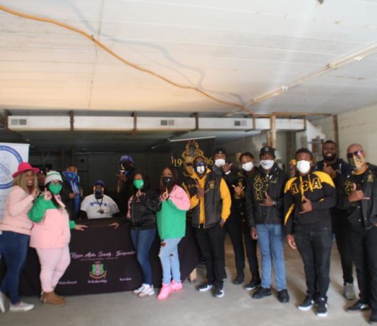 Black fraternities, sororities of Decatur give out Thanksgiving food baskets