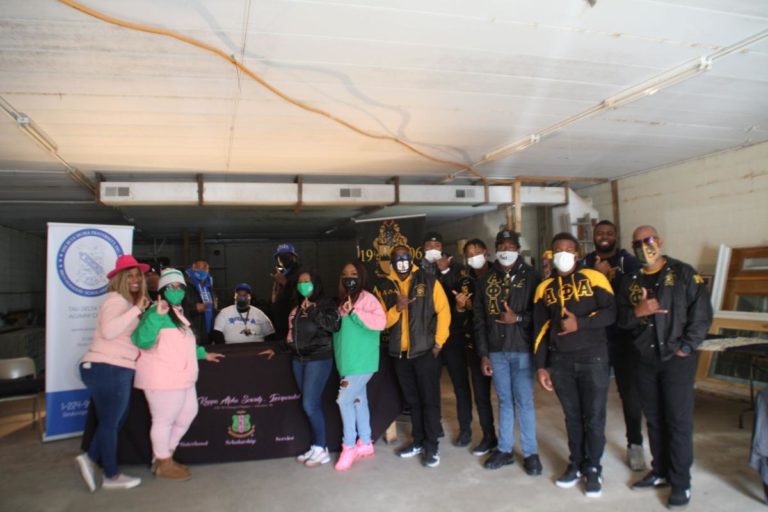 Black fraternities, sororities of Decatur give out Thanksgiving food baskets