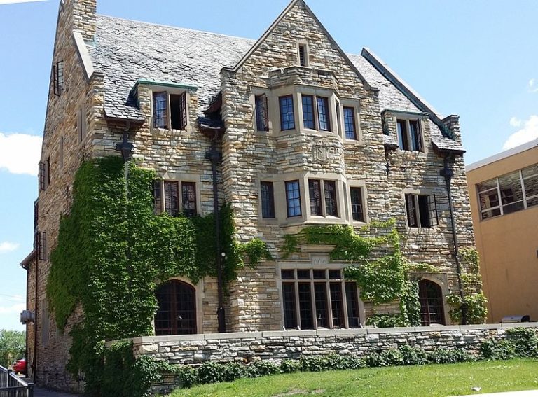 U of M fraternity raises money for chef’s knee surgery
