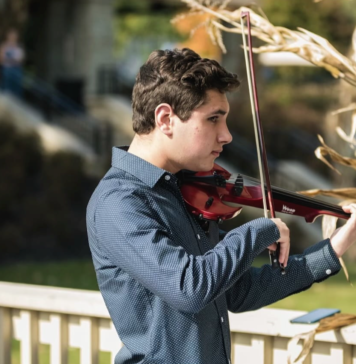 Electric Violinist Strikes a Chord with Fraternity, Professors and Fellow Students