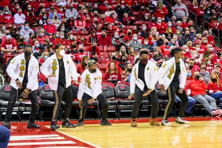 ‘Stroll’ wows crowd at Kohl Center