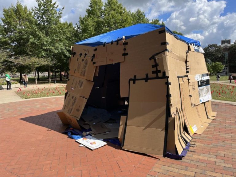 ATΩ Raises Money for Homeless