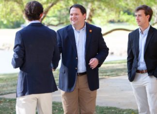 Gary Wiser earns Association of Fraternity and Sorority Advisors’ 2022 Sue Kraft Fussell Distinguished Service Award