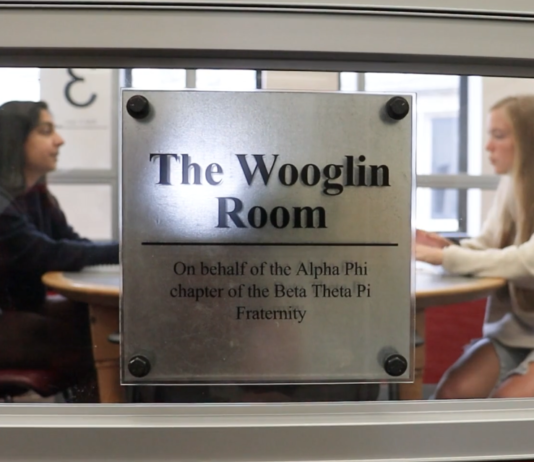 Beta Theta Pi gifts University Libraries with donation for group study space