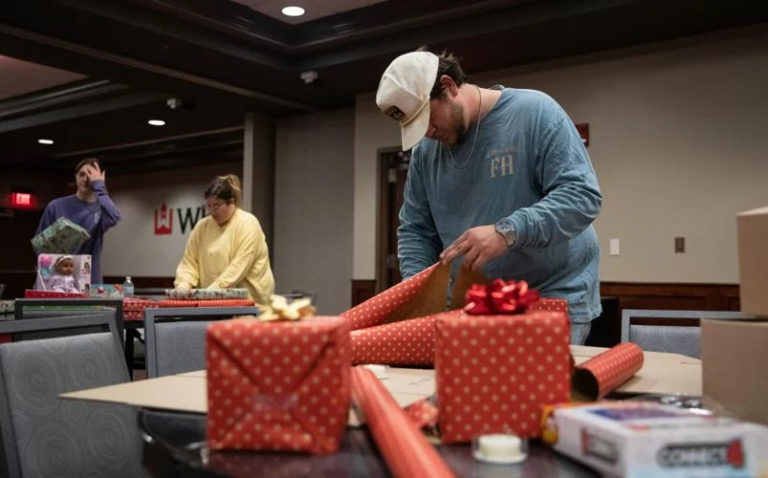 A Greek Christmas: WKU fraternities, sororities give back to community kids
