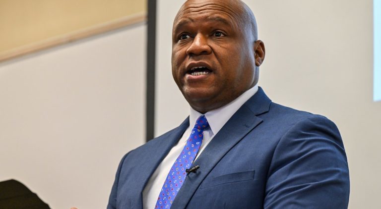 ‘Do What Trojans Do’: Alumnus challenges Sorrell College students to become successful leaders in their careers