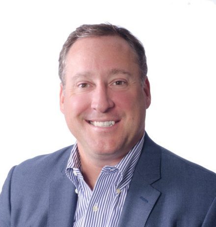 Ashton Newhall ’98 to deliver Elon’s 2023 undergraduate commencement address