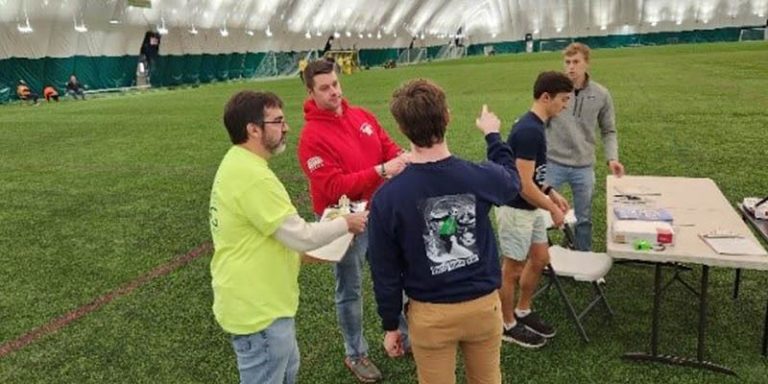 Duo’s paper airplane seizes Guinness World Records status
