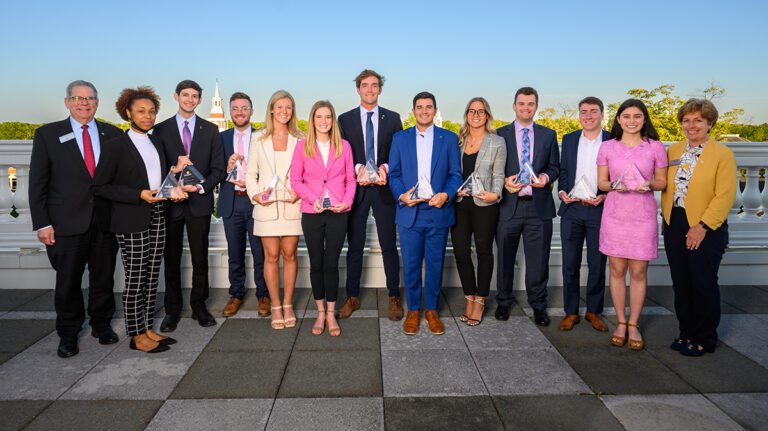 HPU RECOGNIZES EXTRAORDINARY LEADERS ON HONORS DAY