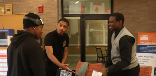 Fraternity motivates students to vote with registration program