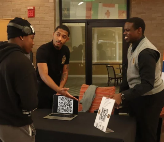 Fraternity motivates students to vote with registration program