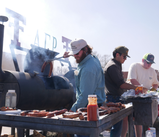 AGR chapters from Texas aid those devastated by wildfires