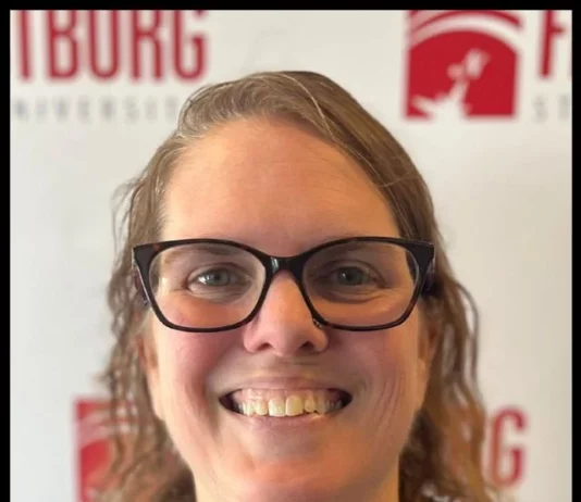 FSU adviser earns award for exceptional efforts