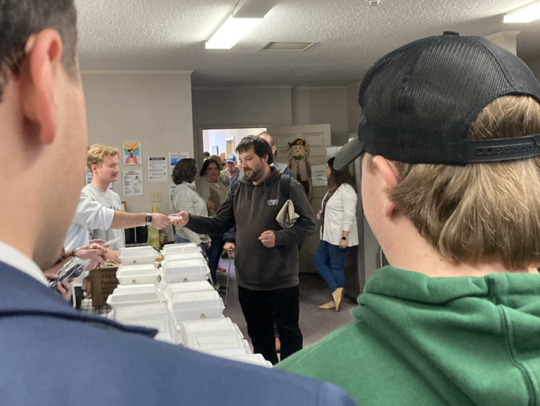 Sigma Nu, Baptist Campus Ministry and LifeSkills host free Thanksgiving meal for those in need