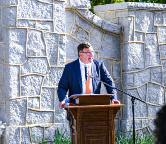 Dukes family pledges distinguished professorship to the John E. Walker Department of Economics